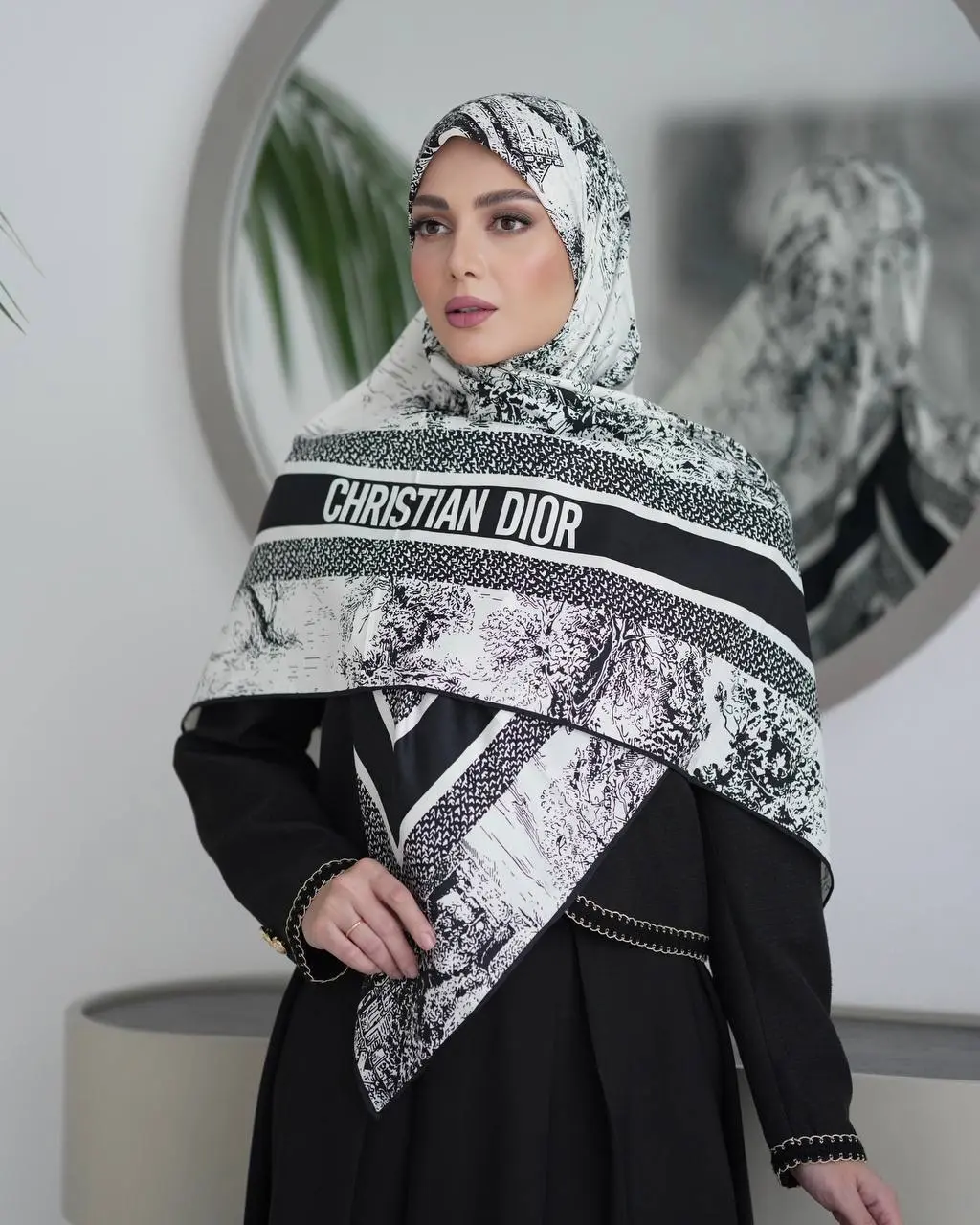 photo_2025-11-19_21-07-30 روسری ابریشم ژاکارد mc001 - Image 1